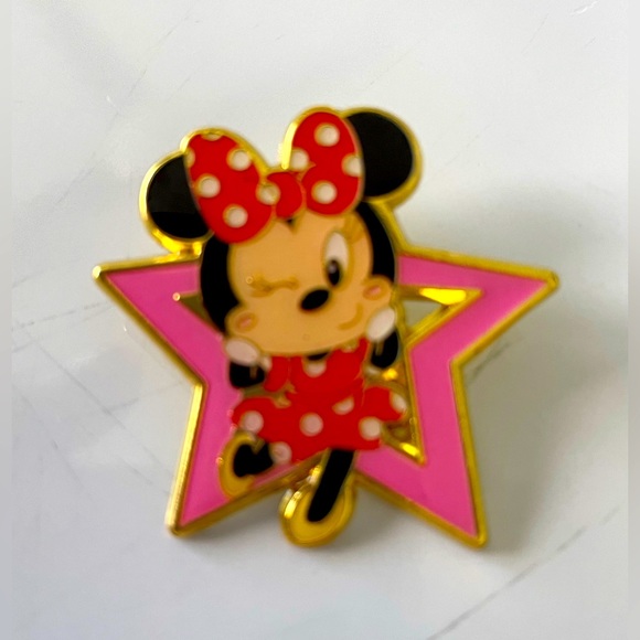 Disney Shanghai Minnie Mouse Pink Star ⭐️ Pin - Picture 1 of 2